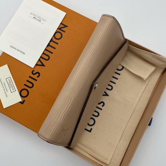 Louis Vuitton - Picture 12 of 13